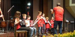 Jugend singt und musiziert im Bürgerhaus 2016